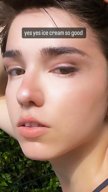 Arielle Maxine
