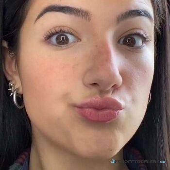 Charli Dame Lío