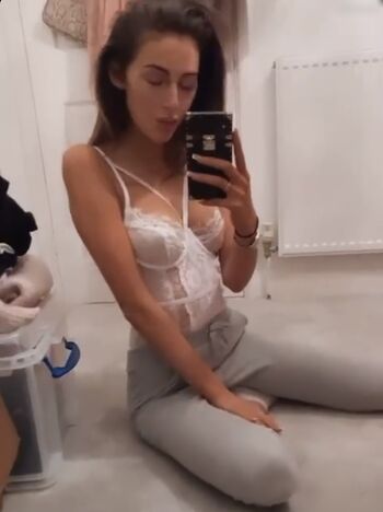 Chloe Veitch
