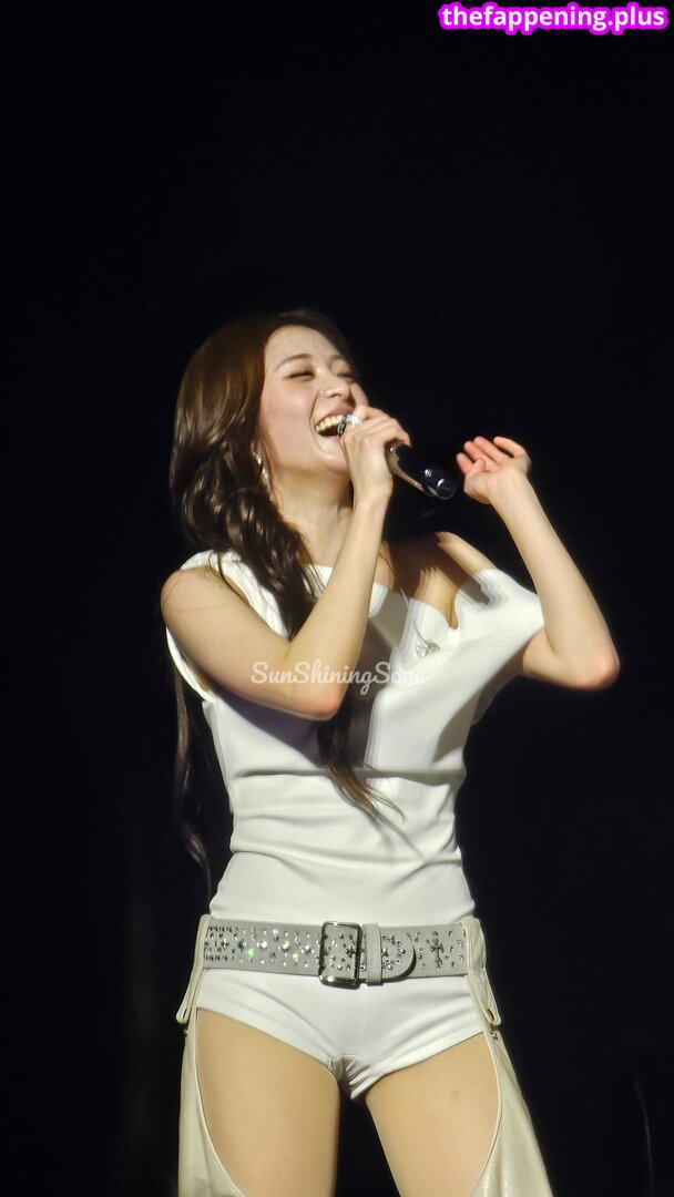 Huh Yunjin 허윤진