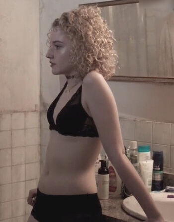 Julia Garner