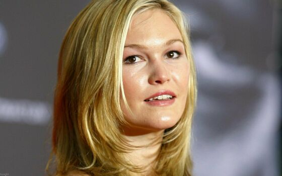 Julia Stiles