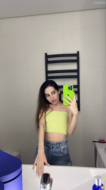 Kira Frost