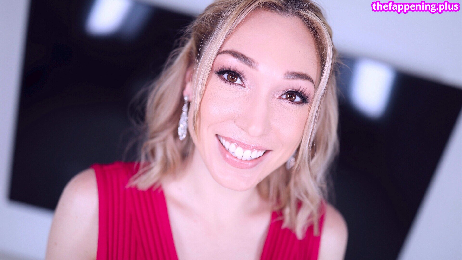 Lily LaBeau